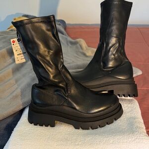 Chelsea Black Women's Boots